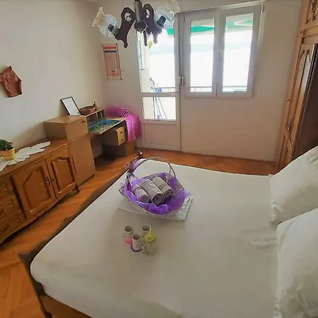 Put Skalica 15 * Omiš